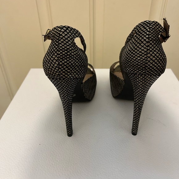 Betsey Johnson black and white lace platform heels, size 8 good condition. - Picture 5 of 6